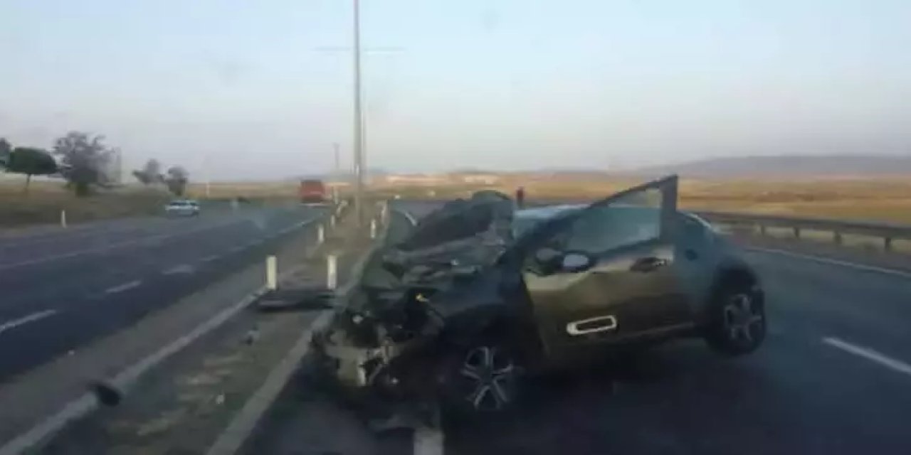 İki otomobil çarpıştı: 8 yaralı