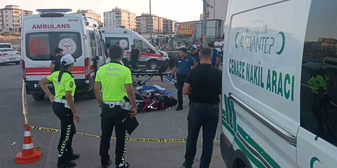 Otomobille çarpışan motosikletin sürücüsü hayatını kaybetti