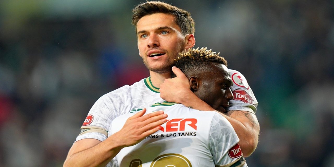 Konyaspor'da Umut Nayir geleceğini yönetimle görüşecek!