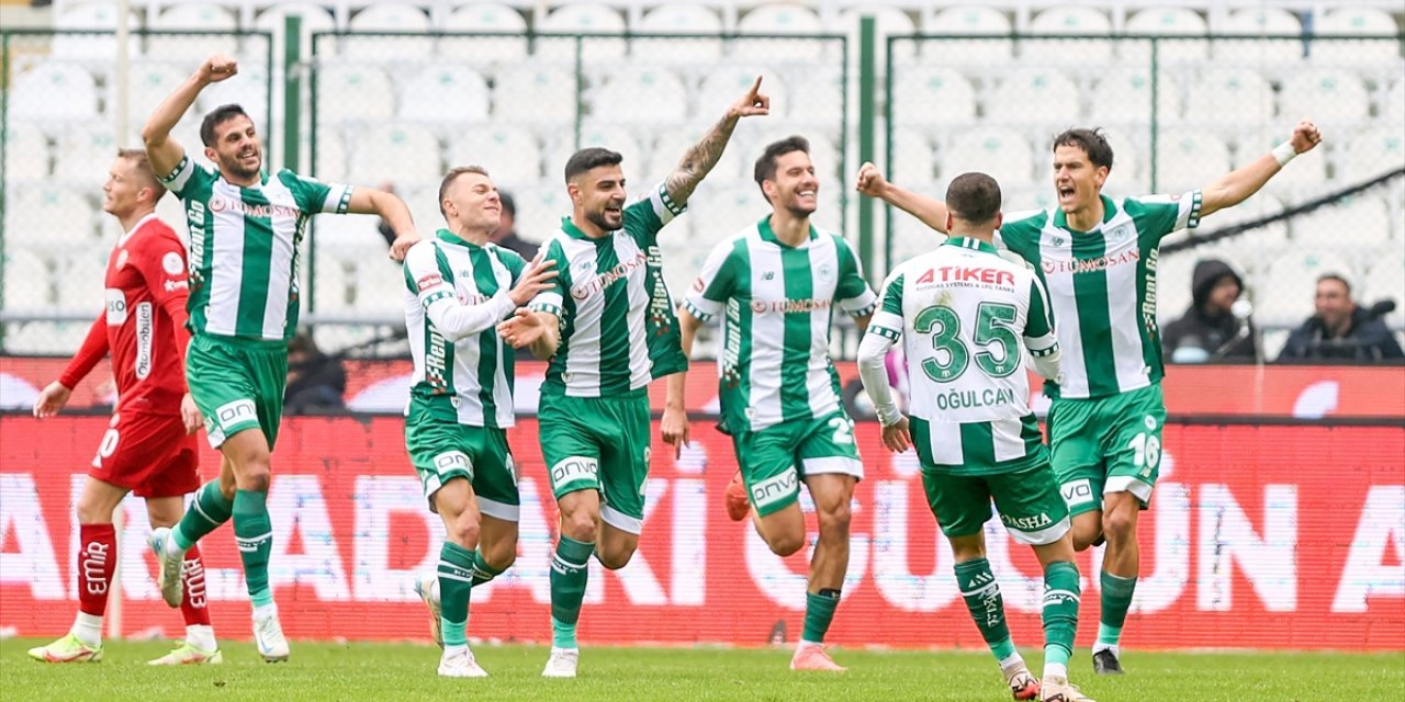 Konyaspor'un zirveyle arasındaki fark dudak uçuklattı!