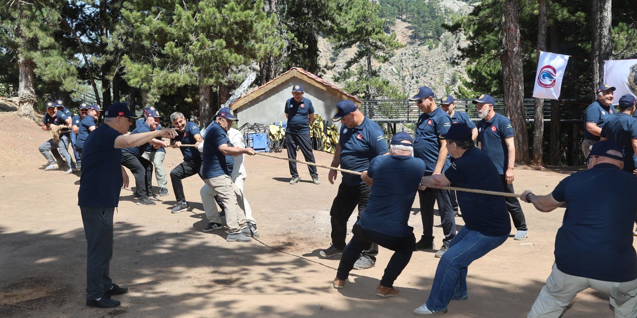 Kahraman gaziler Konya'da kampta buluştu