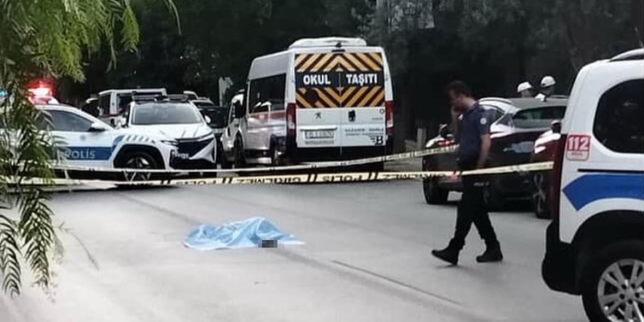 Korkunç olay... Yola yatan kadının üzerinden 2 araba geçti