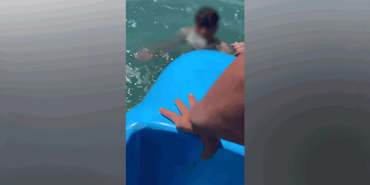 Yumurtalık'ta denize giren 2 kardeşten 1'i boğuldu