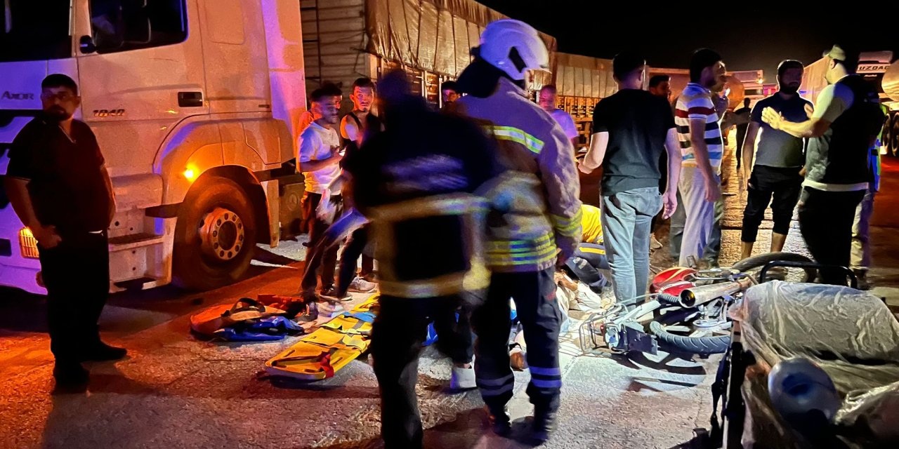 TIR ile motosiklet çarpıştı: 18 yaşındaki genç hayatını kaybetti