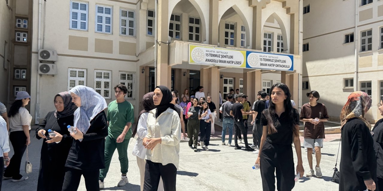 YKS’nin birinci oturumu TYT sona erdi