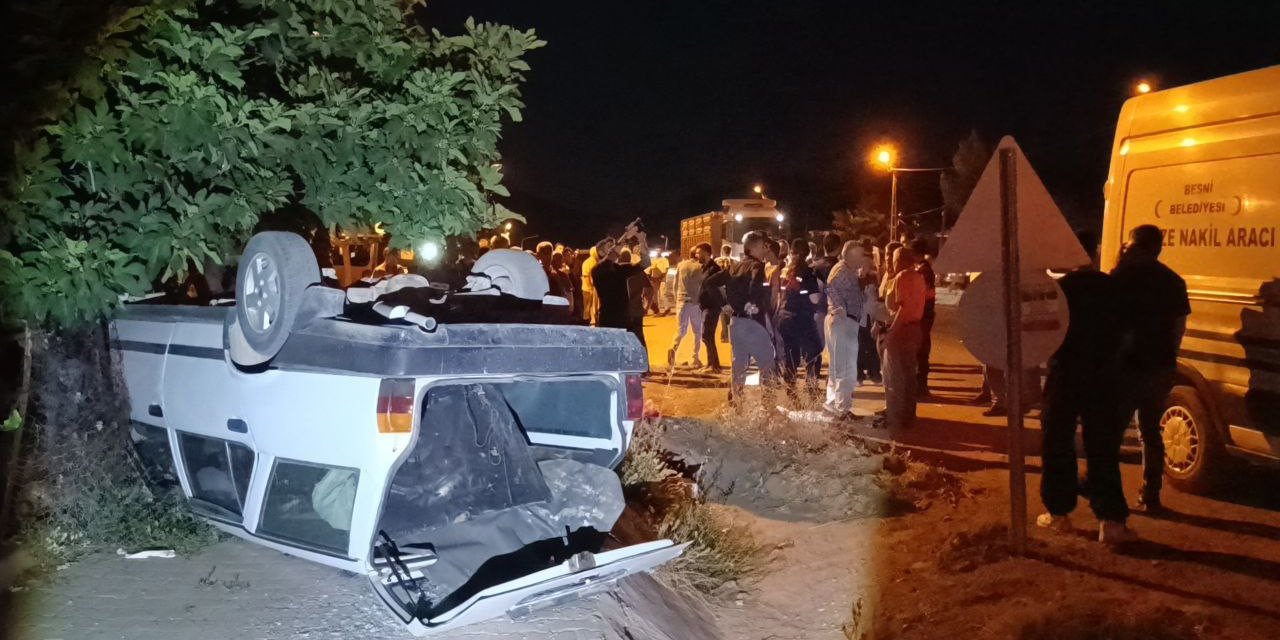 Devrilen otomobildeki çifti ölüm ayırdı