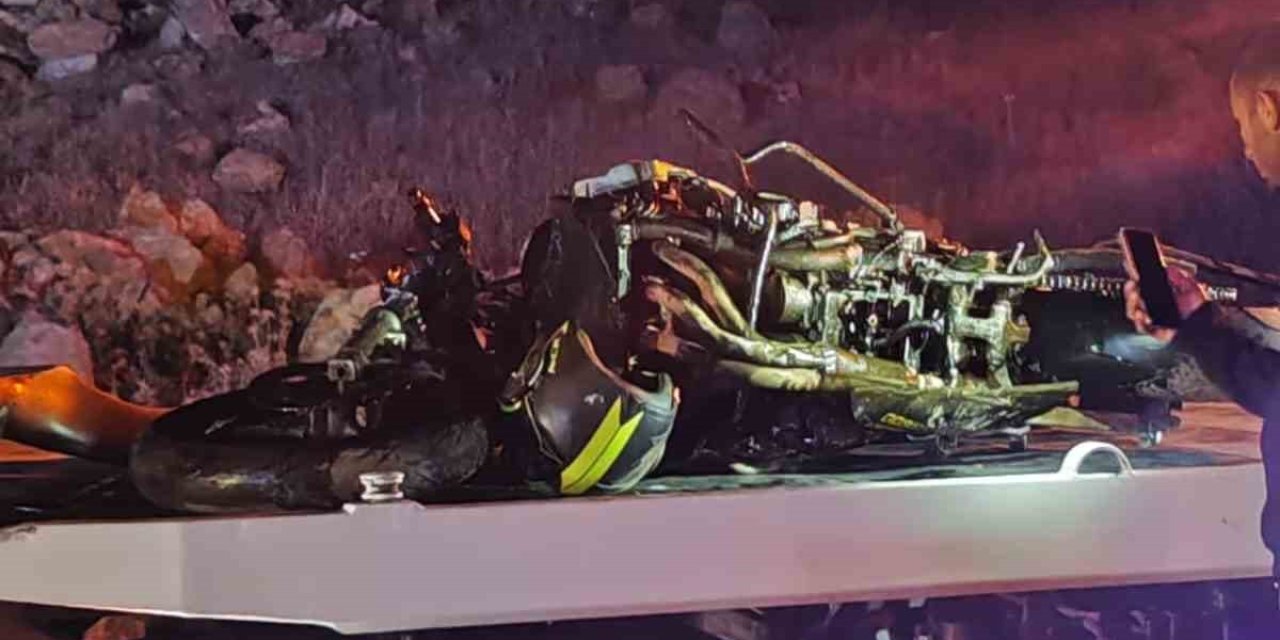 Motosiklet devrildi: 2 genç hayatını kaybetti