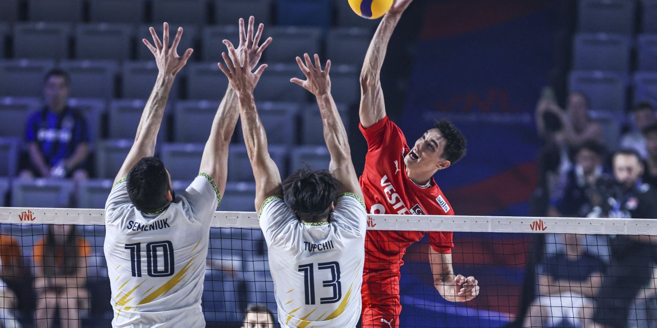 A Milli Erkek Voleybol Takımı, Ukrayna'ya 3-0 mağlup oldu