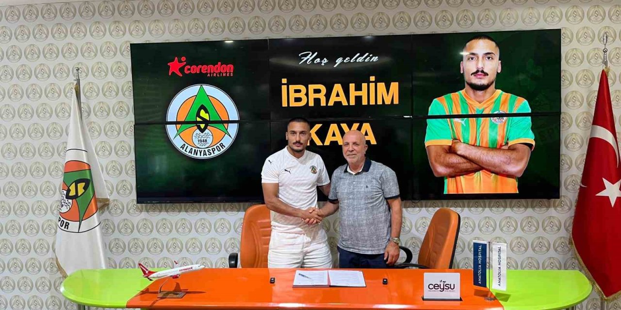 Bandırmaspor'dan geldi! Süper Lig ekibi ile 4 yıllık sözleşme imzaladı