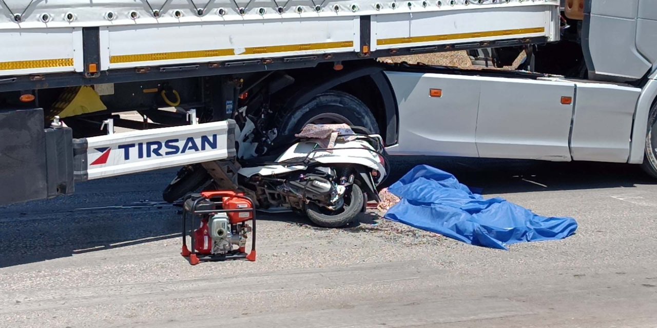 TIR’ın çarptığı motosikletteki 2 kişi öldü
