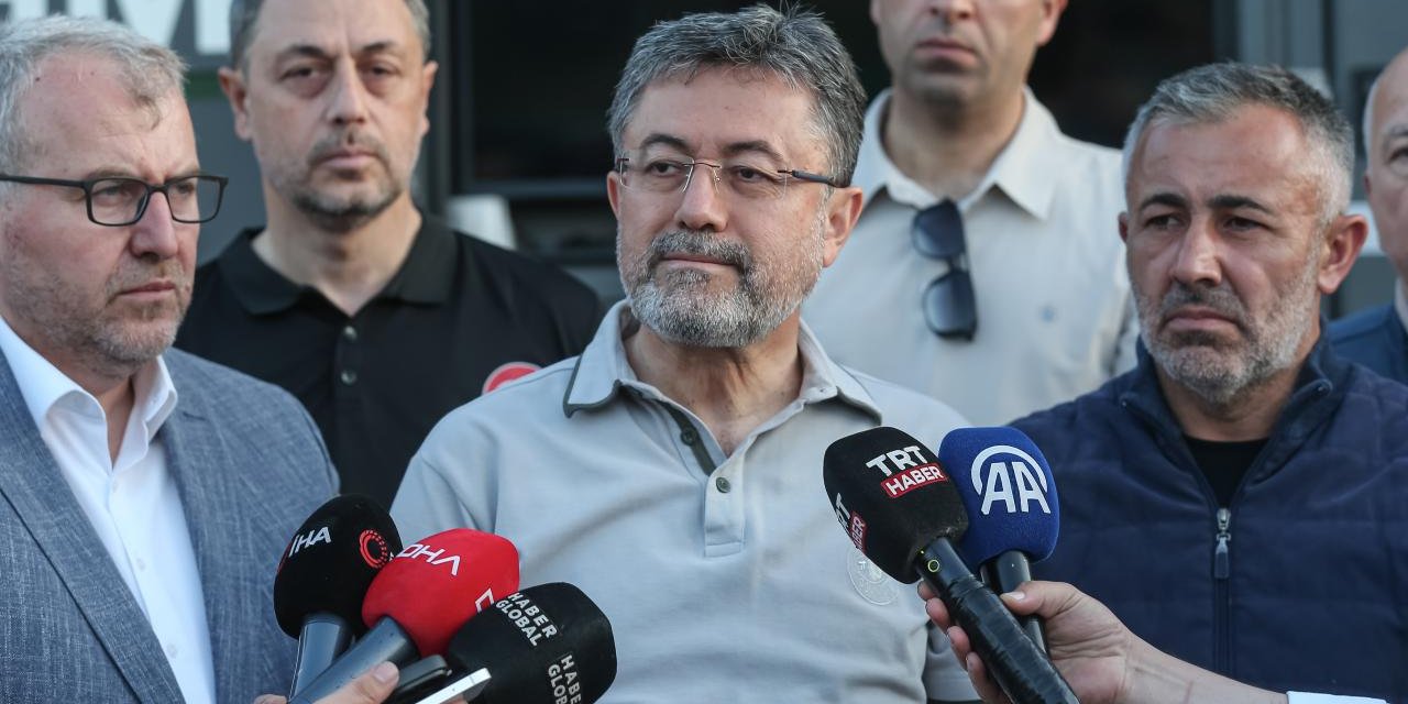 Bakan Yumaklı: 8 aktif yangın var, 4 tanesi kısmen kontrol altına alındı