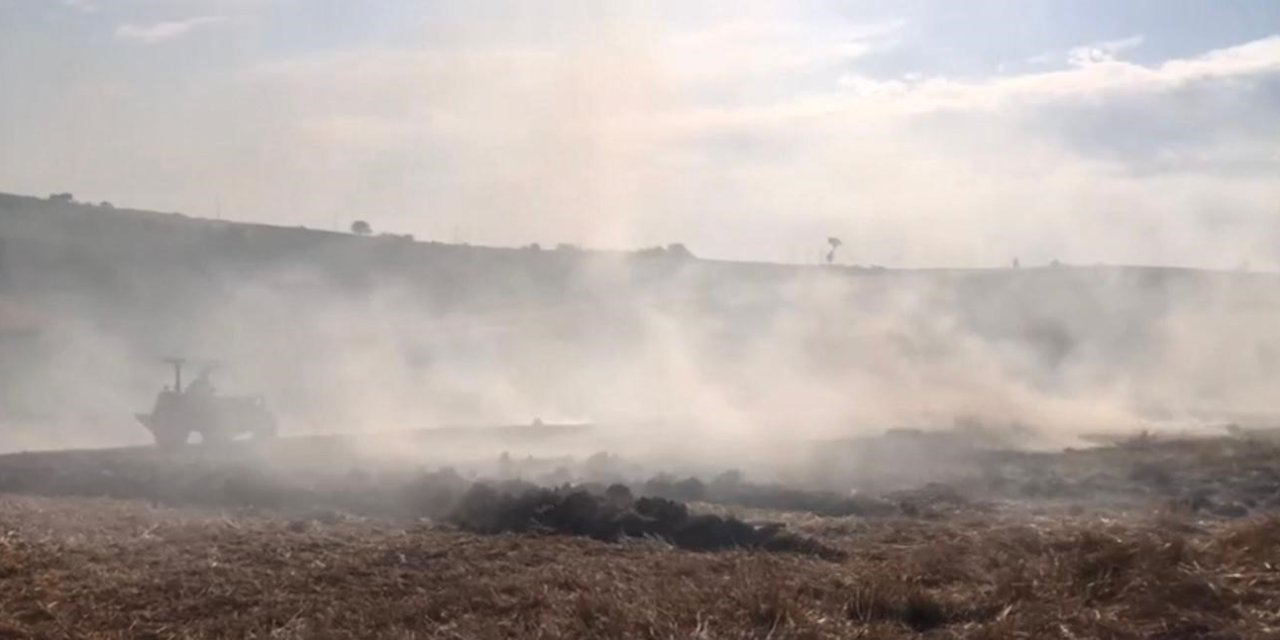 Sakarya'daki yangına çiftçiler traktörleriyle set oluşturdu