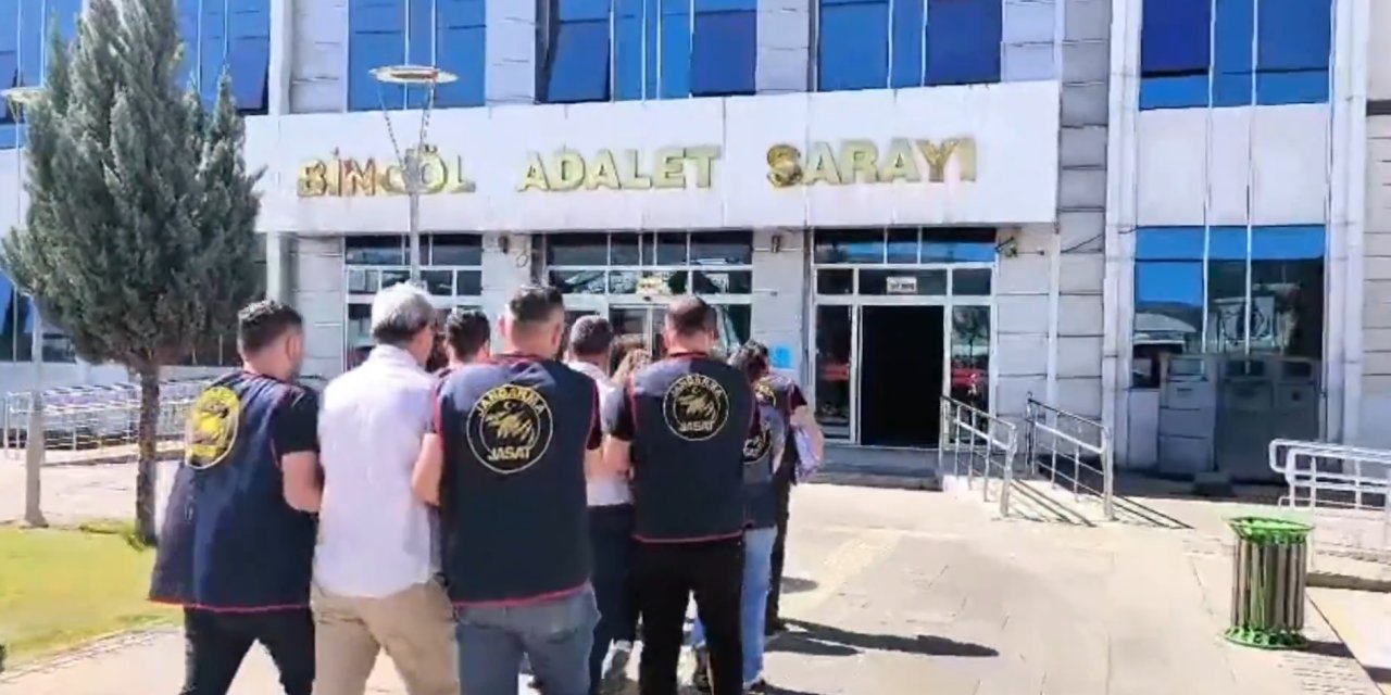 Çantada ölü bulunan bebeğin faillerini yakaladı