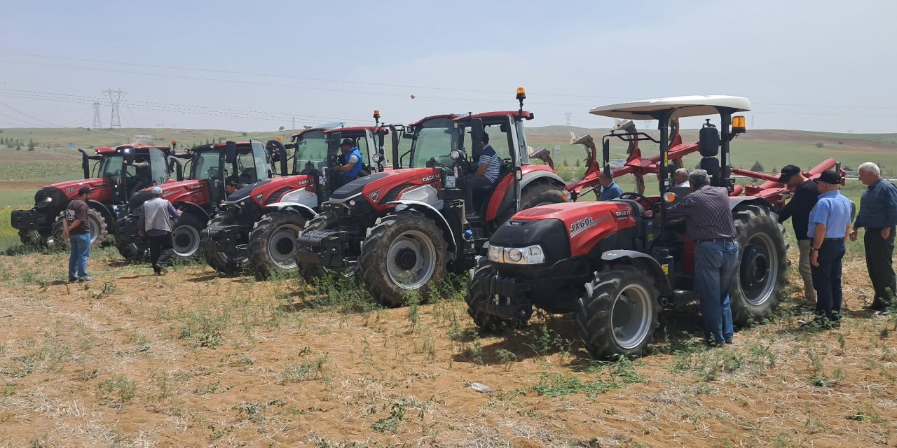 TürkTraktör Konyalı çiftçileri son teknolojiye sahip ürünleriyle buluşturdu