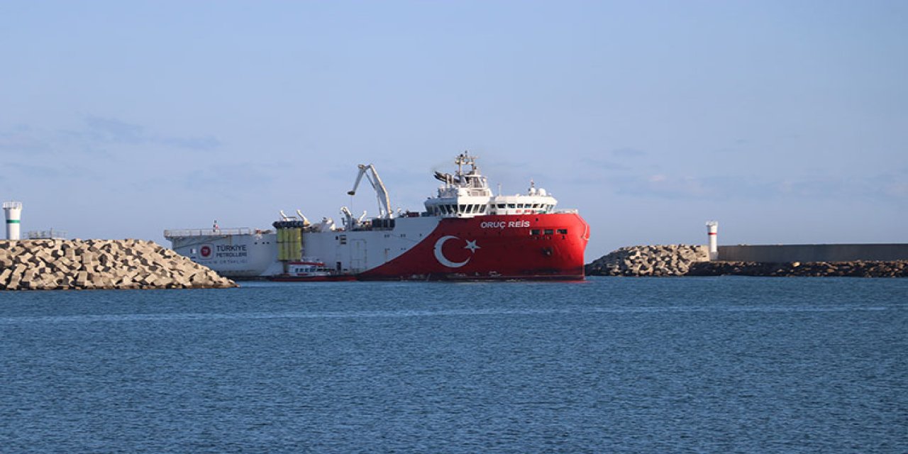 Oruç Reis Sismik Araştırma Gemisi, Filyos Limanı'na demirledi