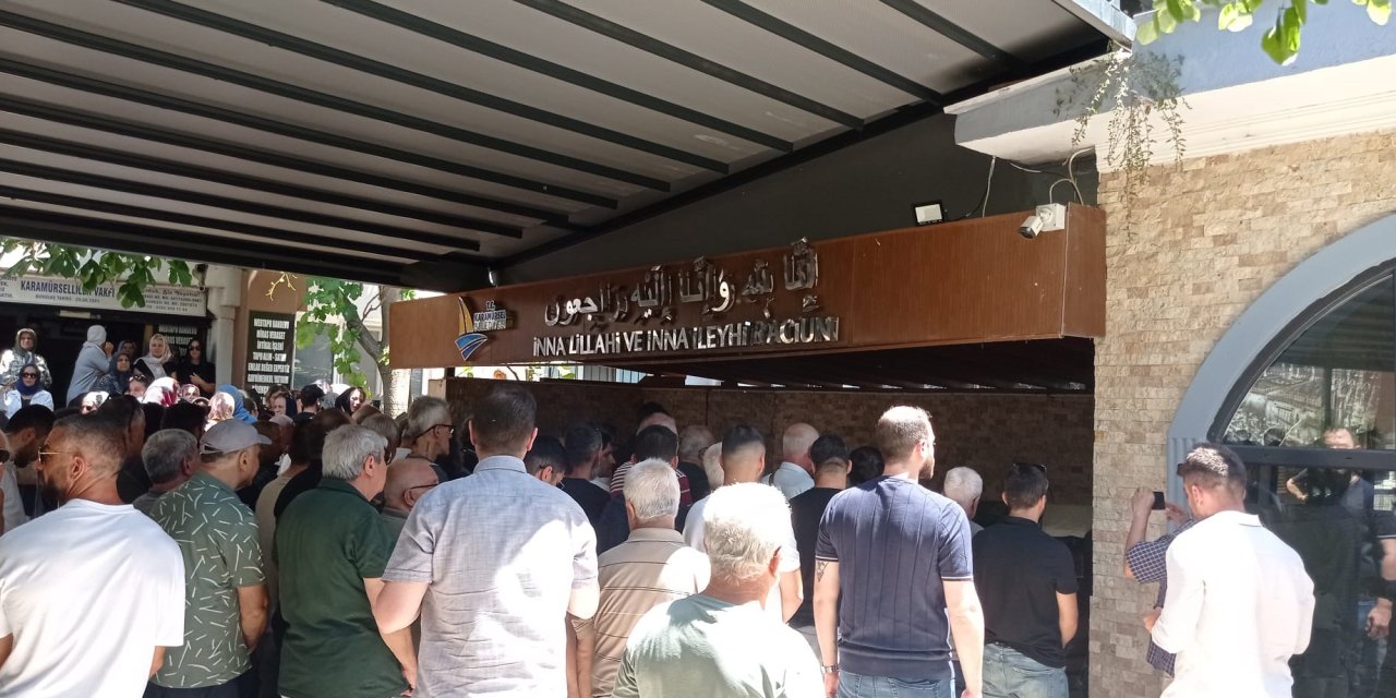 Alacak meselesinde öldürülen baba ile oğlu toprağa verildi