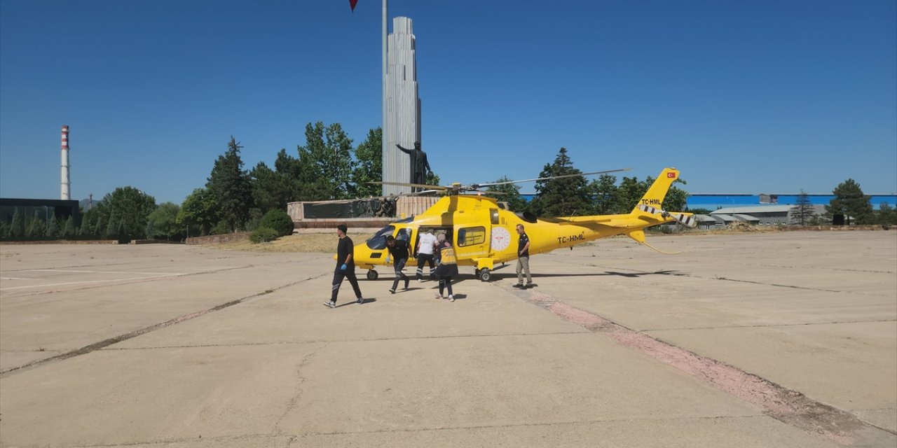 Konya'da hava ambulansı sağlık çalışanı için havalandı