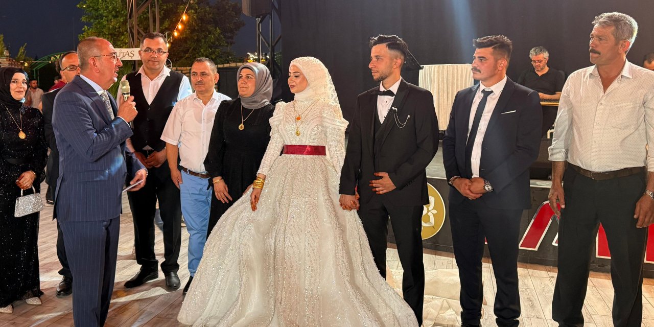 Rümeysa ile Abdulkadir çifti dünyaevine girdi