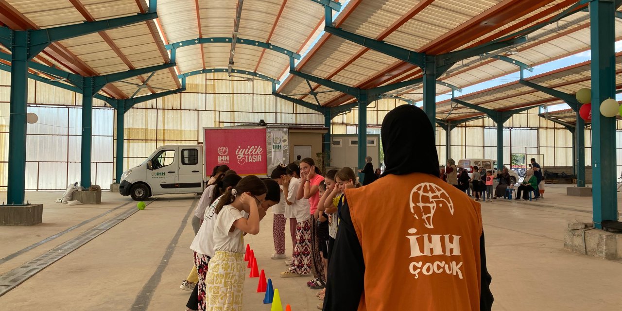 İHH Konya’dan köy çocuklarına şenlikli ziyaret