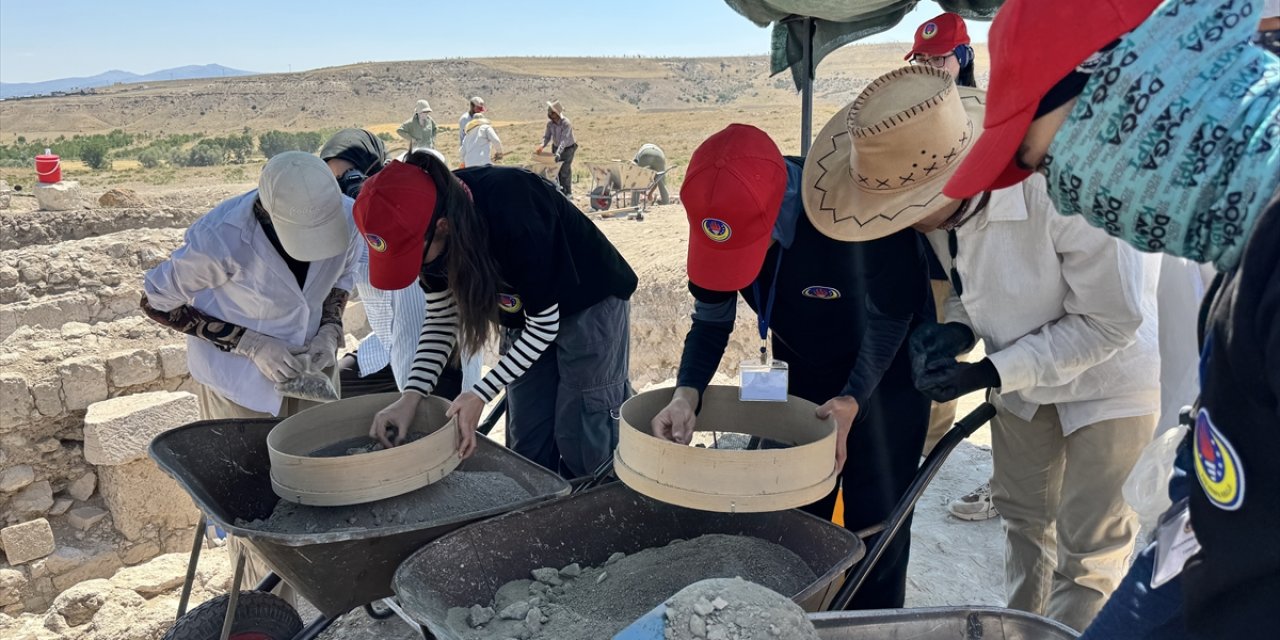 Konya'da lise öğrencileri yaz tatilini farklı değerlendiriyor