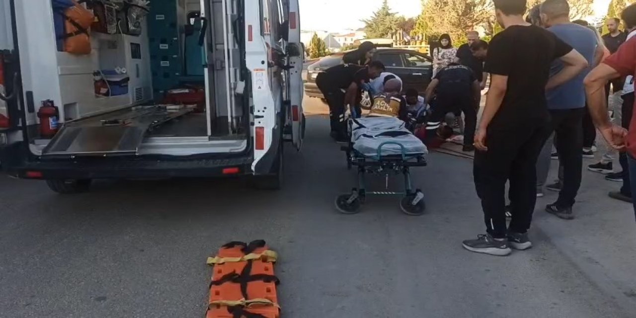 Seyir halindeki minibüsten düşüp, ağır yaralandı