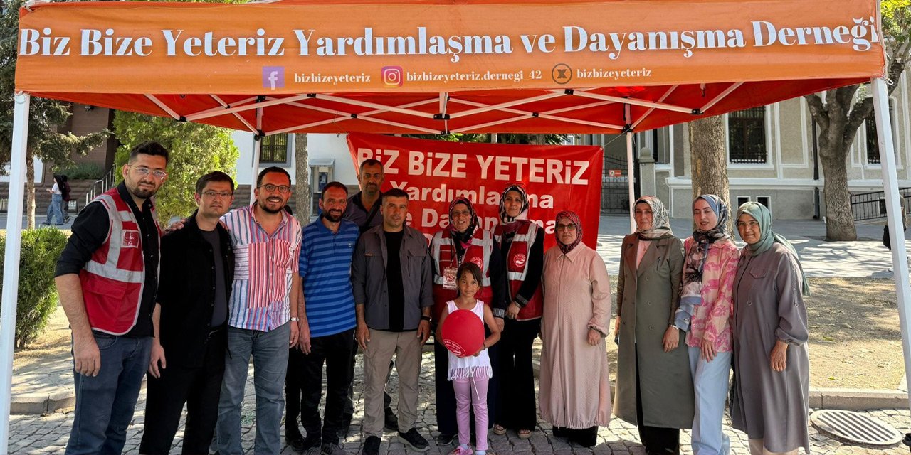 Biz Bize Yeteriz Derneği aşure ikramında bulundu