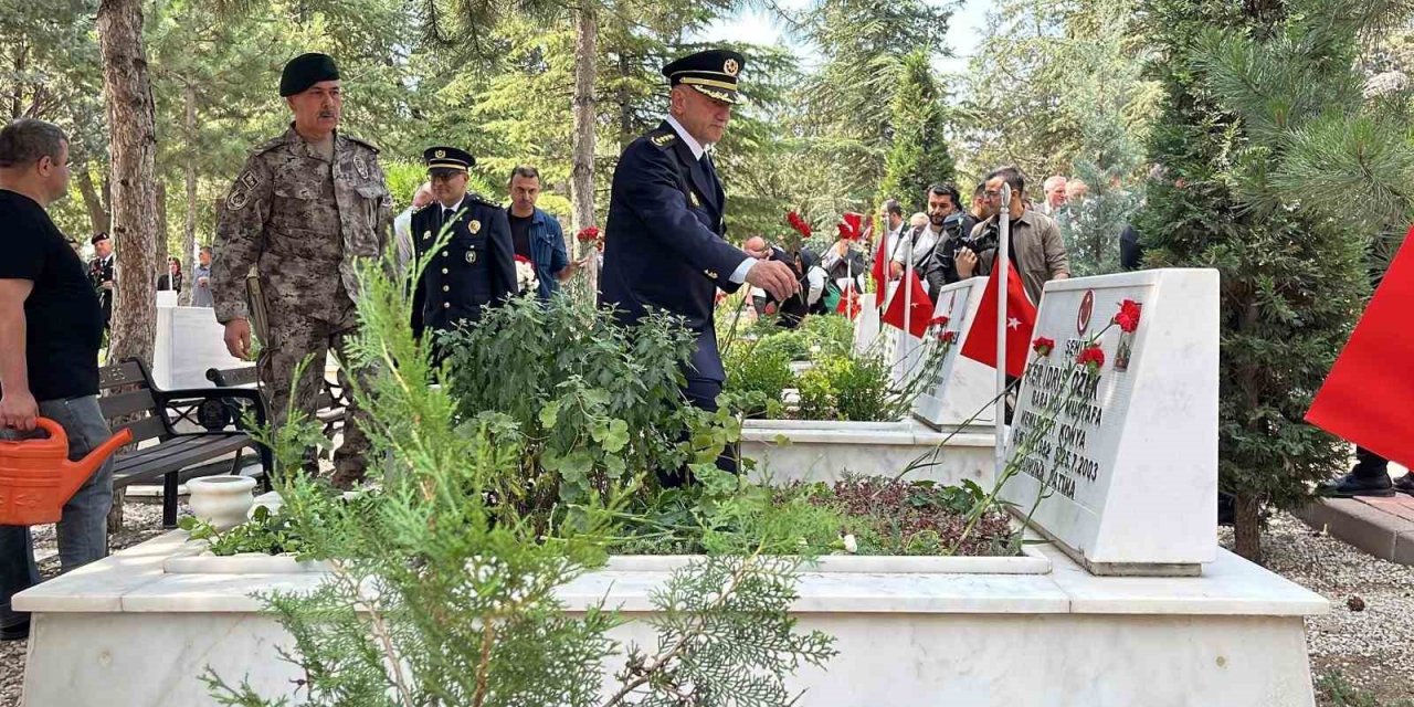 Konya’da 15 Temmuz etkinlikleri şehitlik ziyareti ile başladı