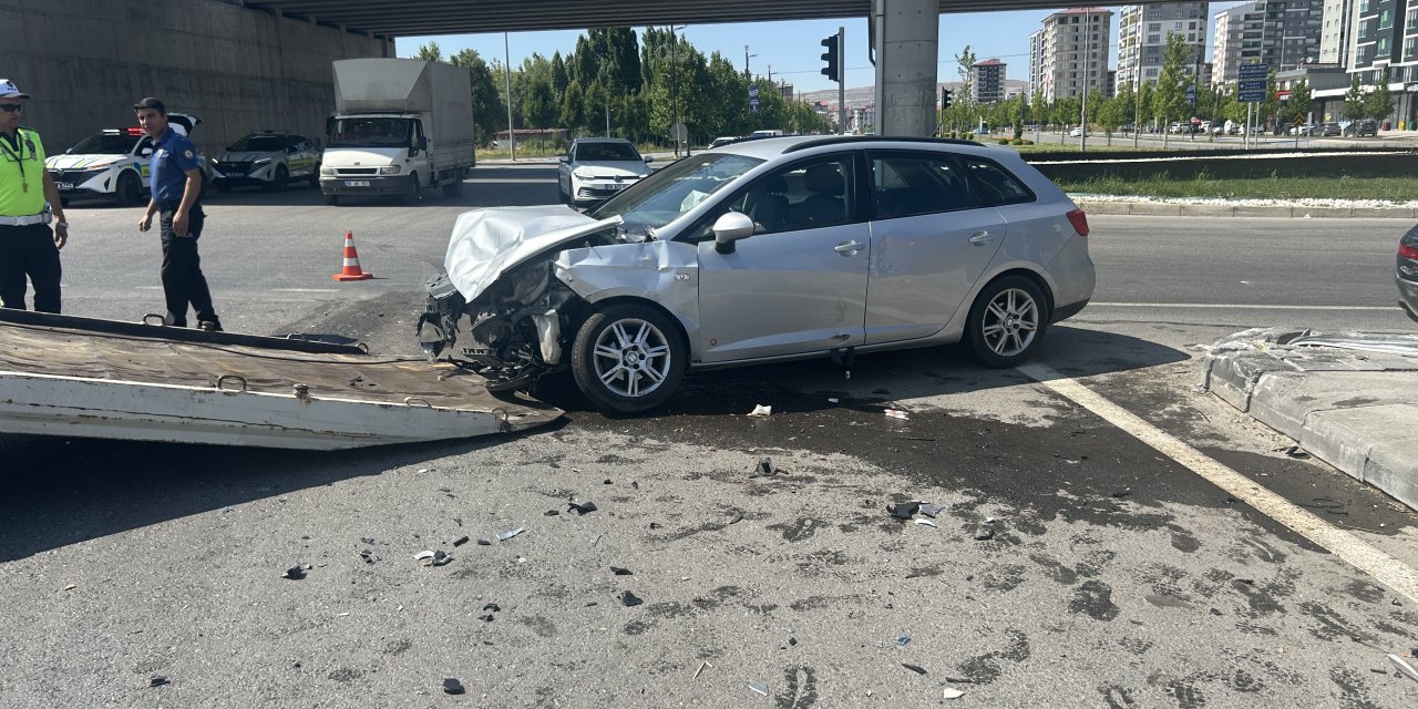 Cip ile otomobil çarpıştı: 4 yaralı