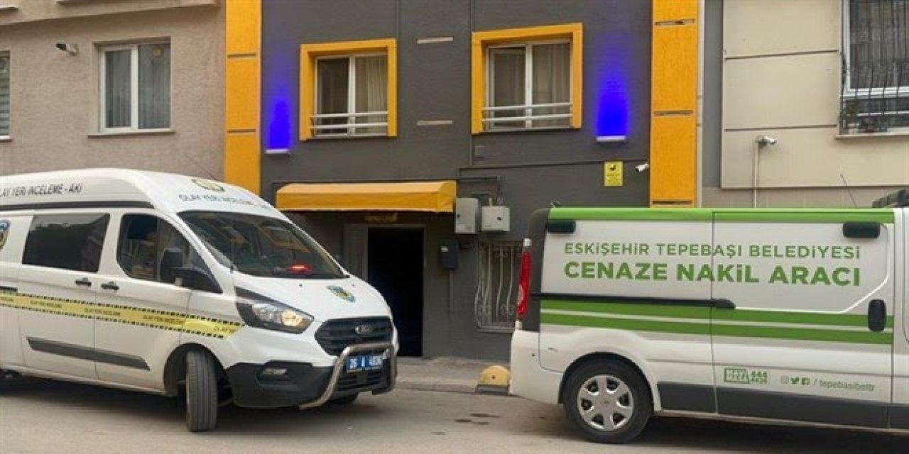 Apartman merdivenlerinde bir kişi ölü bulundu