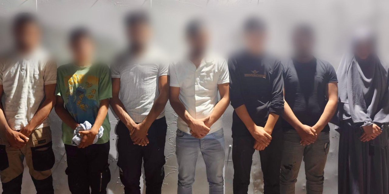 Konya'da İstanbul Çevre Yolu üzerinde durdurulan araçta kaçak göçmenler çıktı