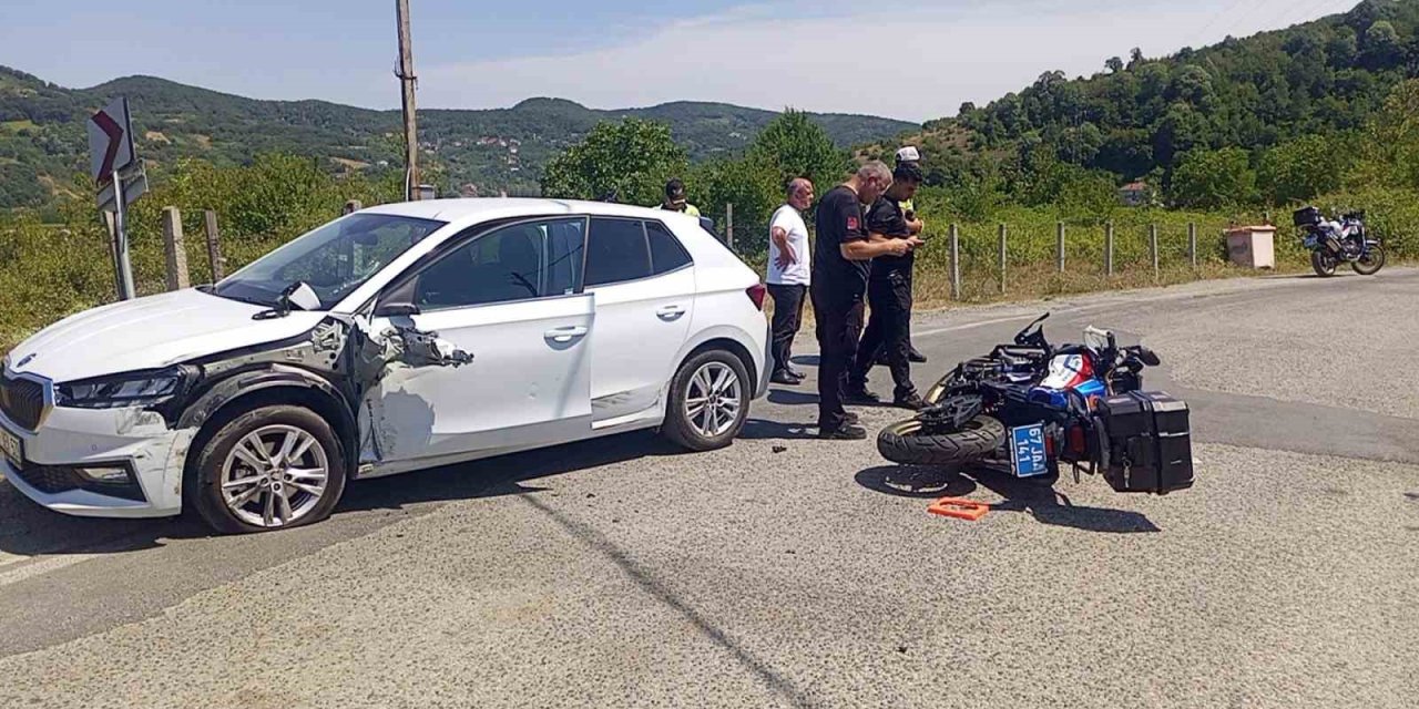 Jandarma motorize timi ile otomobil çarpıştı
