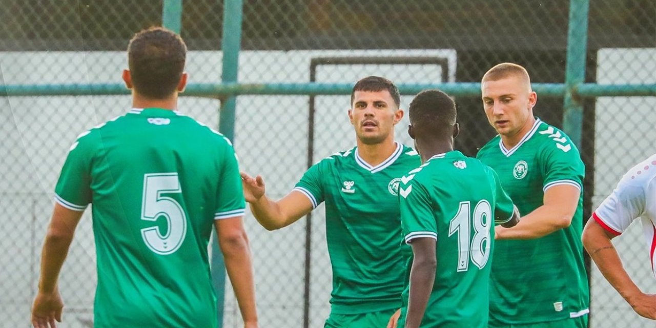 Konyaspor'da futbolculara izin