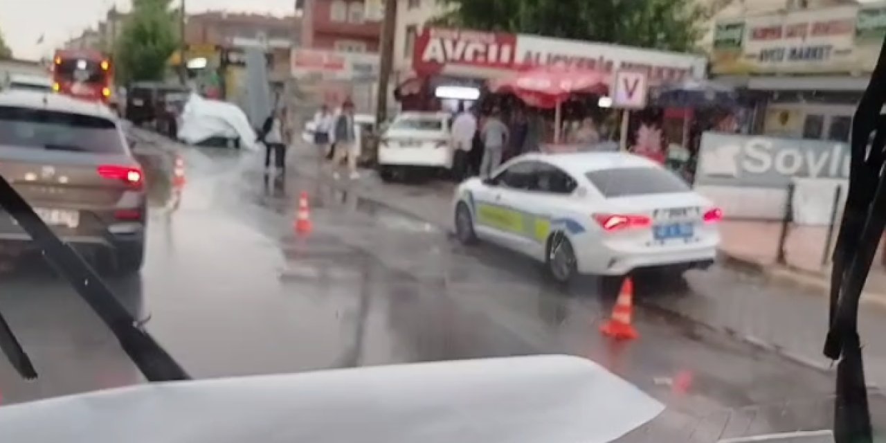 Otomobil manava daldı!