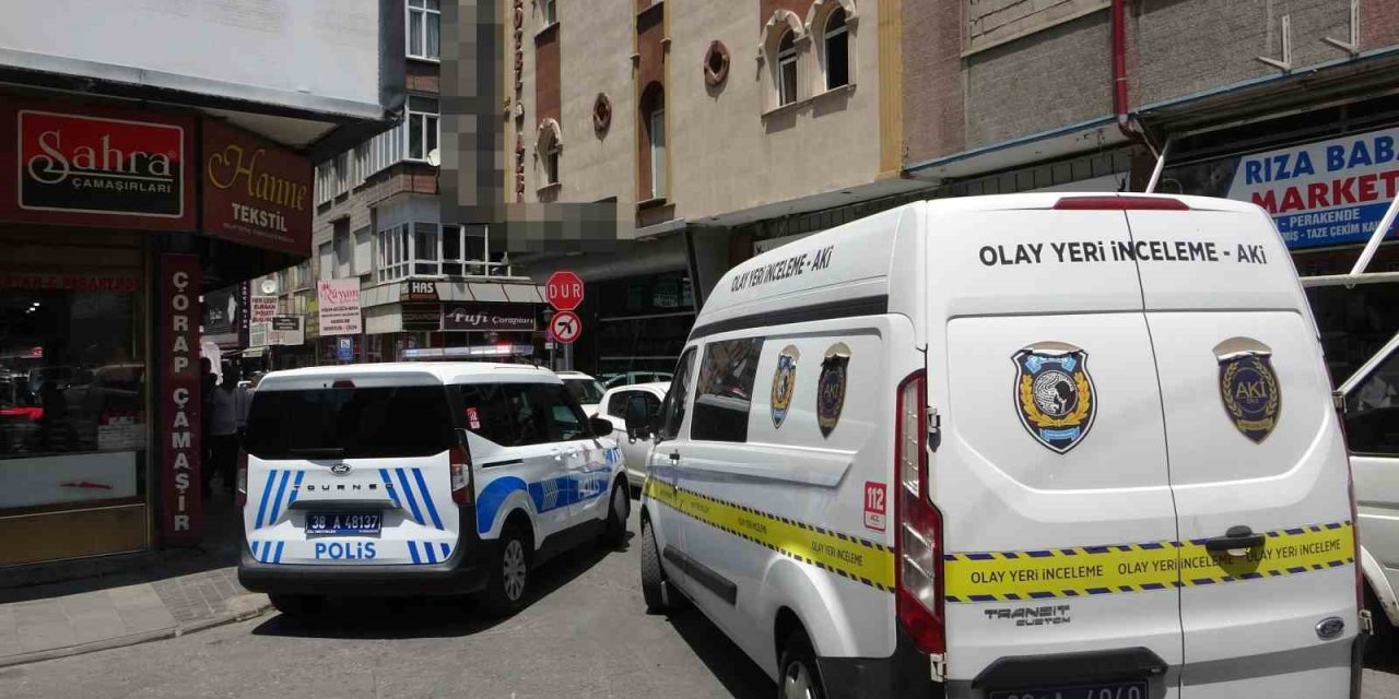 Otel odasında 65 yaşındaki şahıs ölü bulundu