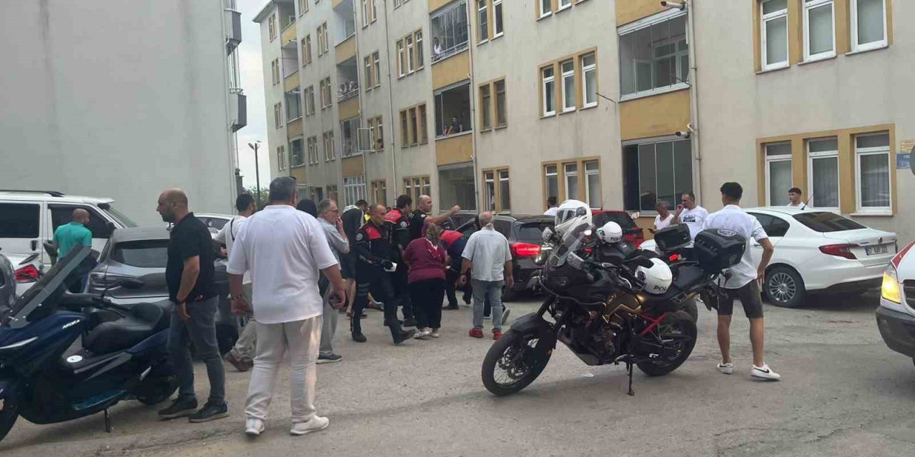 Trafikte bıçaklı kavga: 1 ölü