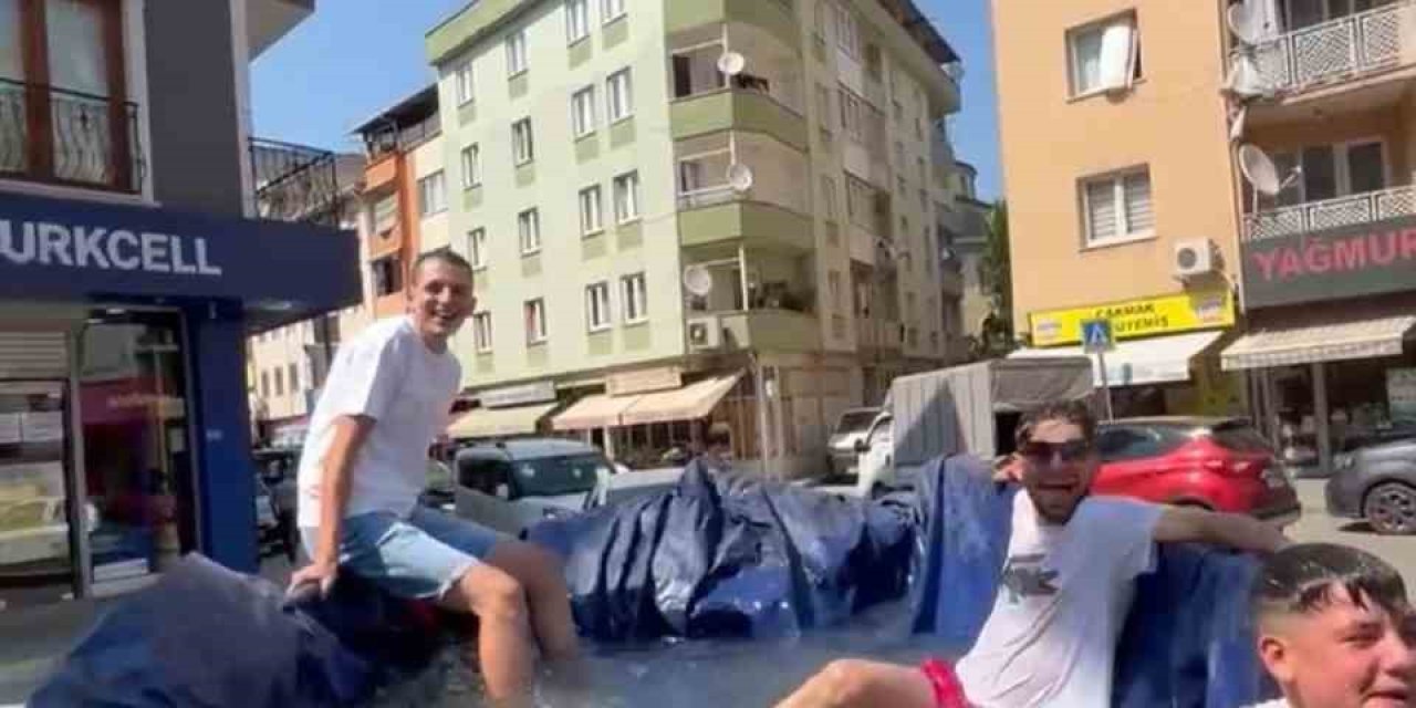 Römorku havuz yapıp şehir turu attılar