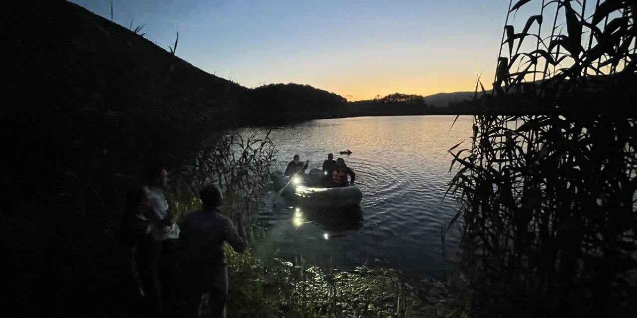 Bolu'da gölette botu alabora olan gencin cansız bedenine ulaşıldı