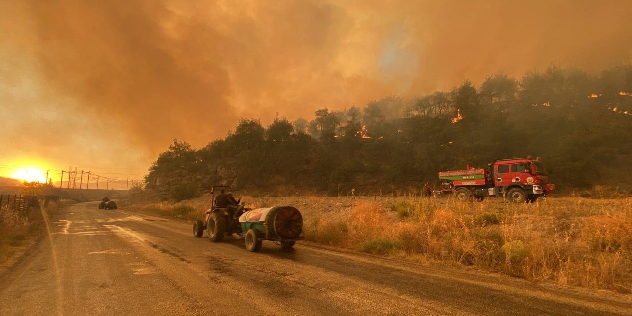 Sakarya’da çıkıp Bilecik’e sıçrayan orman yangını yayıldı; 4 köy tahliye edildi