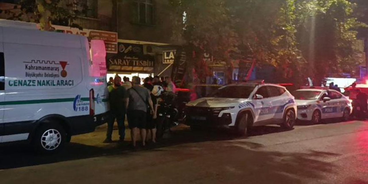 Yemek yerken çıkan tartışmada karısını öldürdü