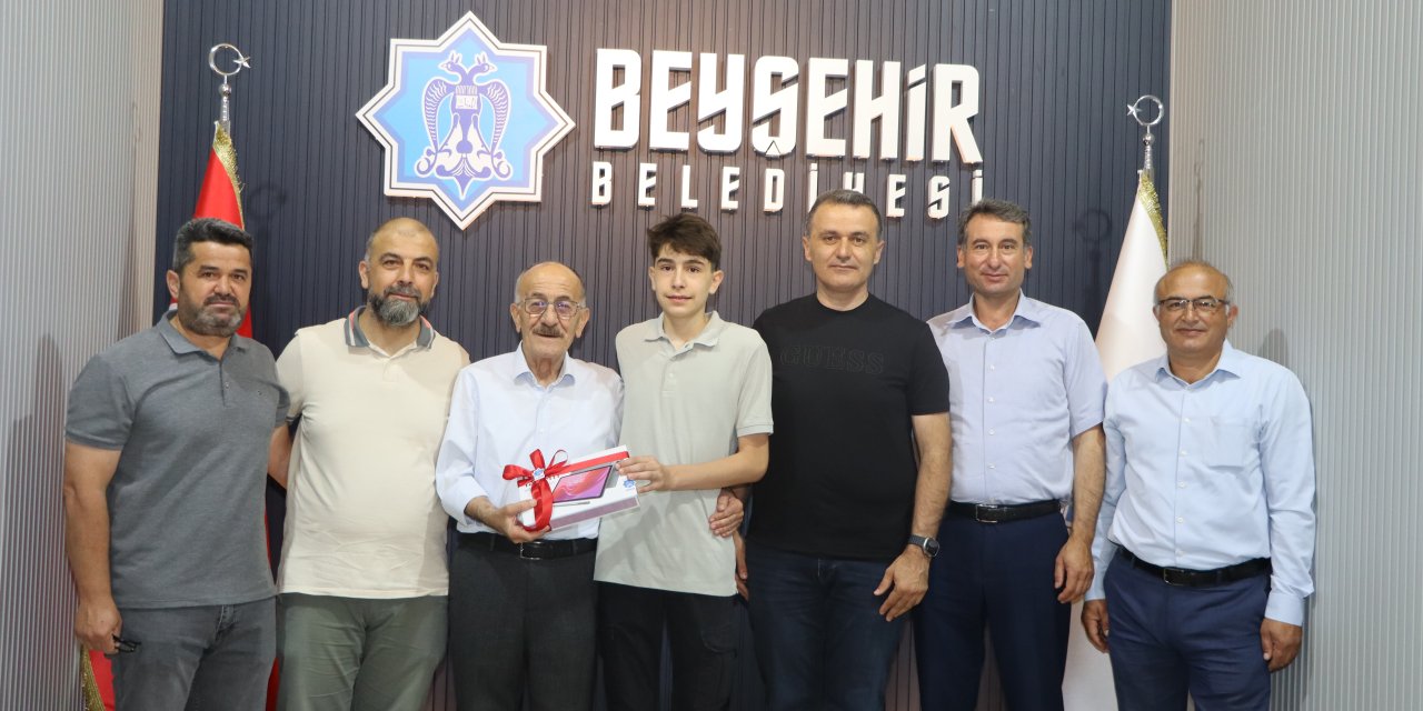 LGS Türkiye Birincisi Adil Bayındır’ı ziyaret etti