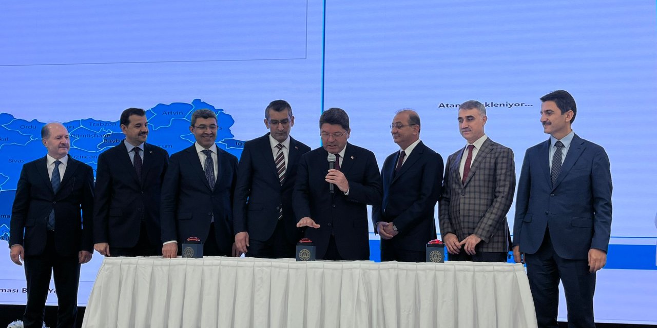 Bakan Tunç: Kanunlardan kaynaklanan birçok hususu değerlendiriyoruz