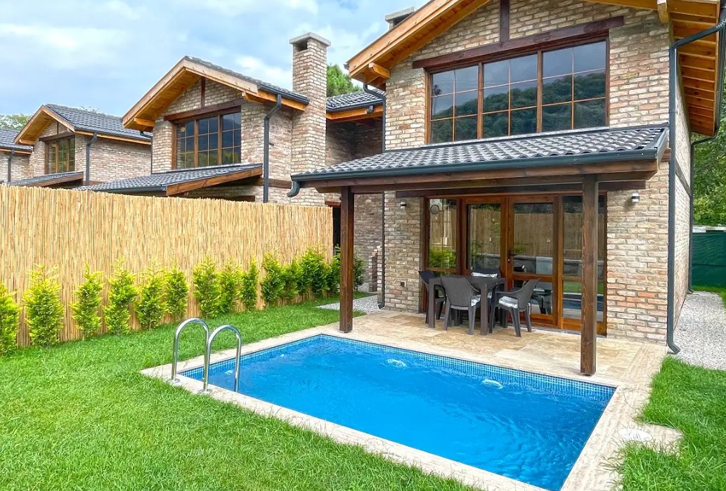 Sapanca Havuzlu Bungalov Seçenekleriyle Unutulmaz Bir Tatil Yapın