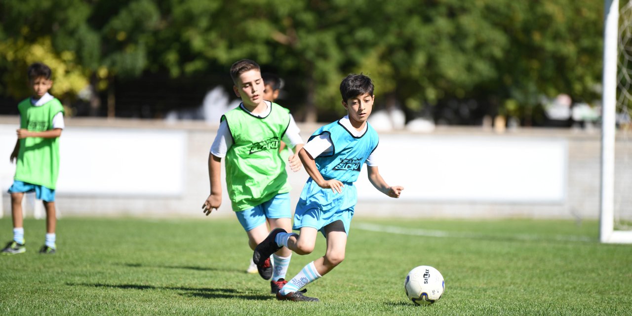 Selçuklu Belediyespor Kulübü futbol altyapı seçmeleri için başvurular başladı!
