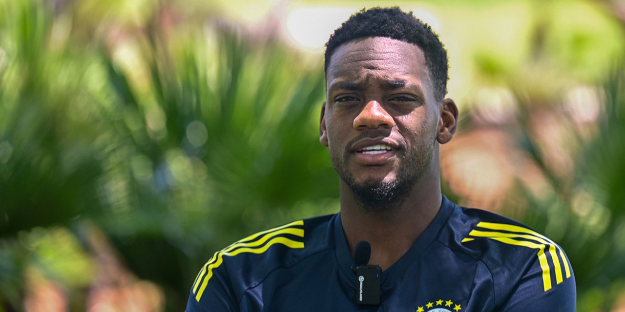 Jhon Duran, Osimhen ile kıyaslanmasına ilişkin konuştu