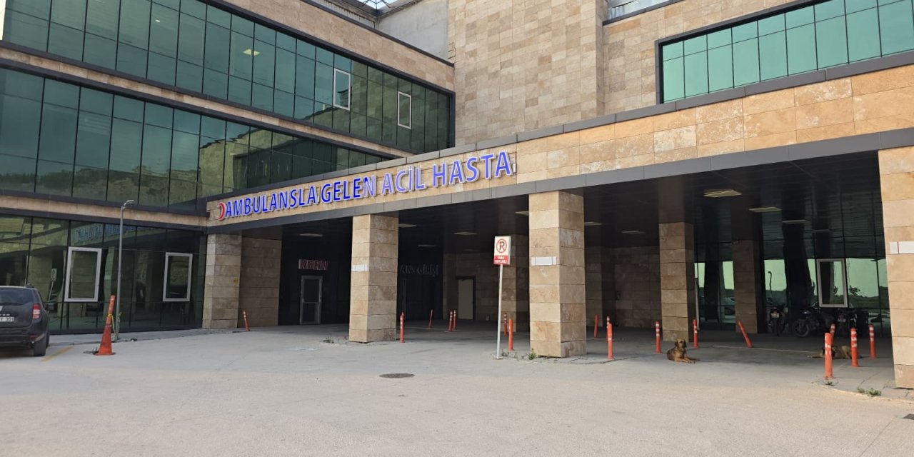 Tartıştığı eşini 7 yerinden bıçakladı