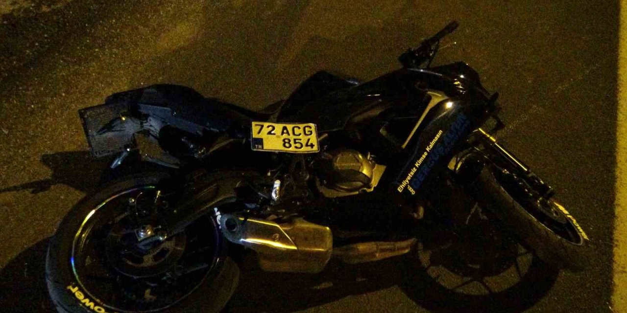 Bacağı kopan motosiklet sürücüsü öldü