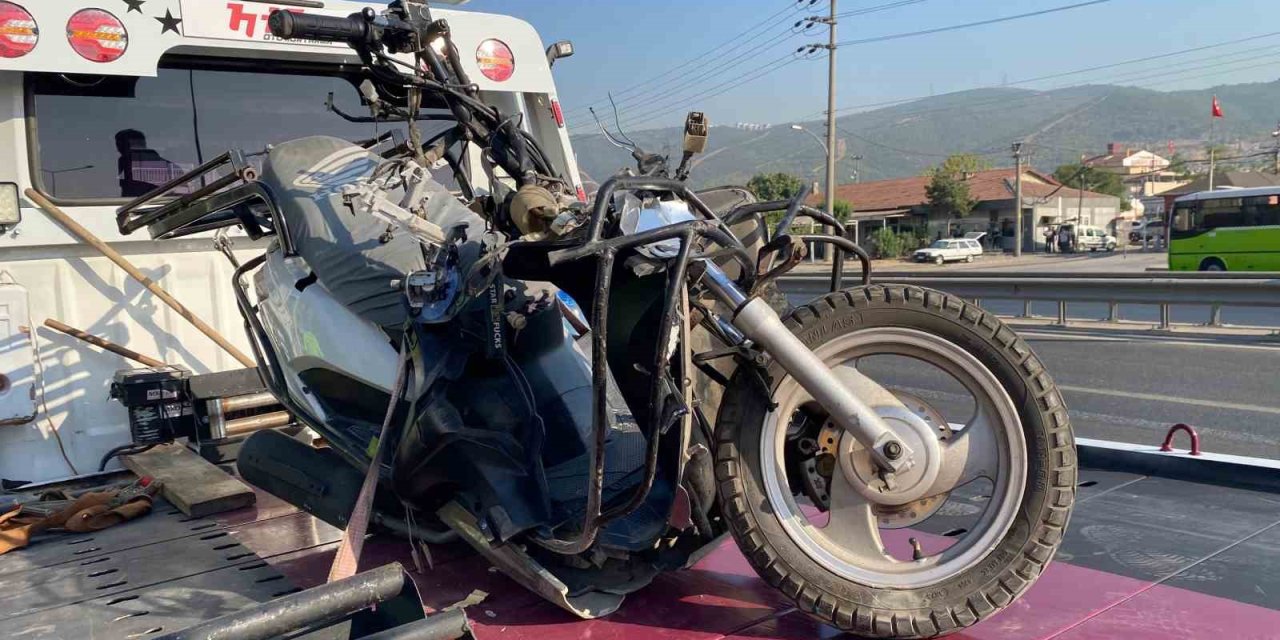 Bariyere çarpan motosikletin sürücüsü hayatını kaybetti