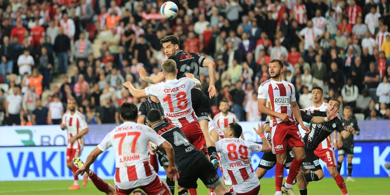 Konyaspor ortalarda başarıya ulaştı!