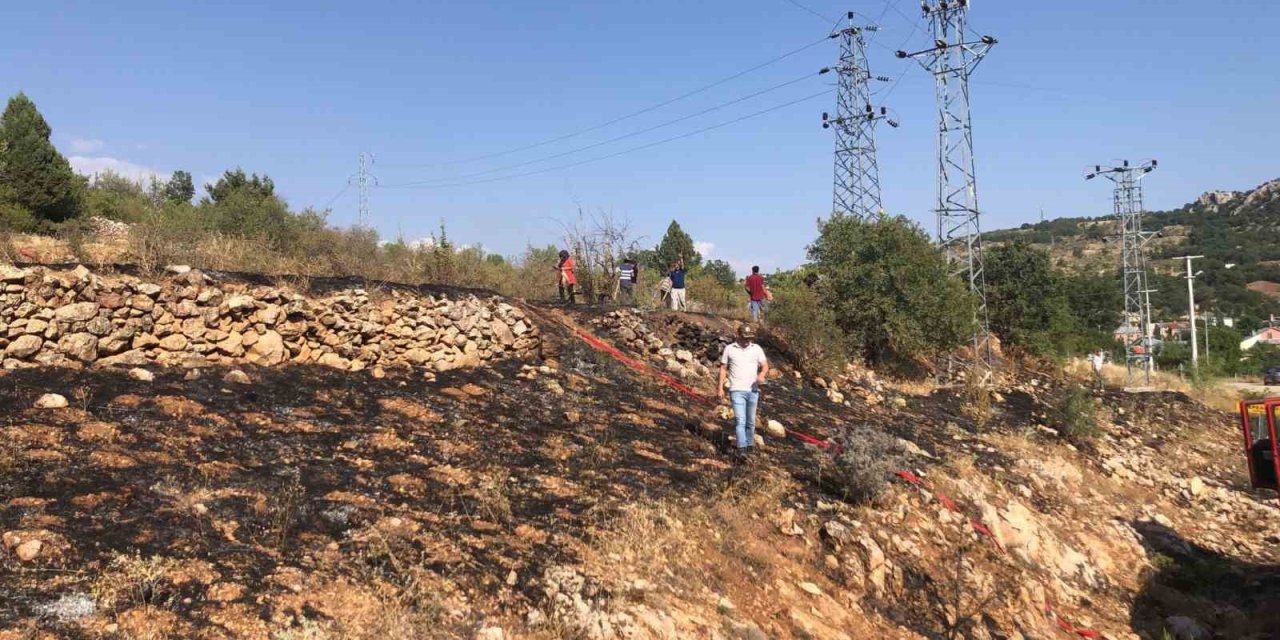 Konya Bozkır’da otluk alanda yangın çıktı