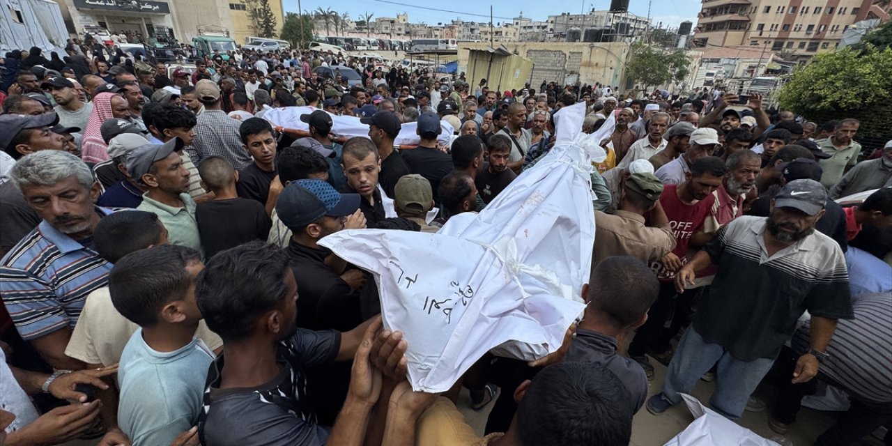 İsrail'in Gazze'de sivillerin ev ve çadırlarını hedef aldı! 13 kişi hayatını kaybetti